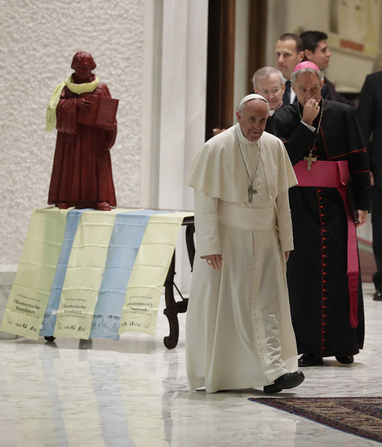 Le 13 Octobre (Notre Dame de Fatima) pape François reçoit les Luthériens au Vatican  Luther12