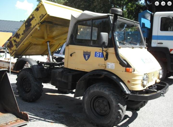 UNIMOG 421 vendu aux enchères par la Mairie de Mégève (74) 057