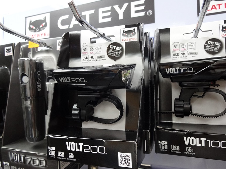 香港行貨! CATEYE HL-EL151RC Volt200 USB 叉電頭燈 HK$295 (工商寫字樓包速遞送貨) Dsc02611