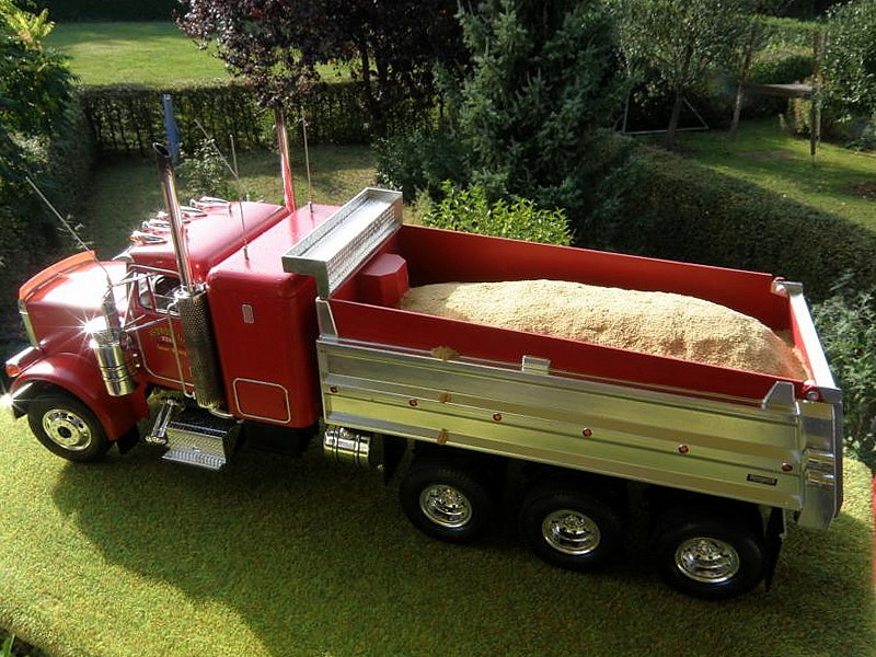 PETERBILT - DER ROTE DUMP TRUCK 01012