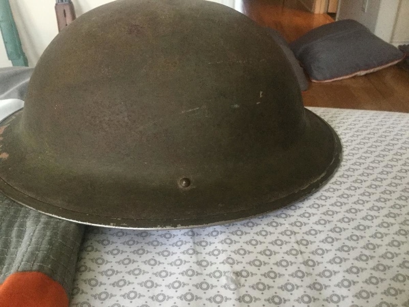 Ww2 Canadian helmet with unidentified unit insignia Post-314