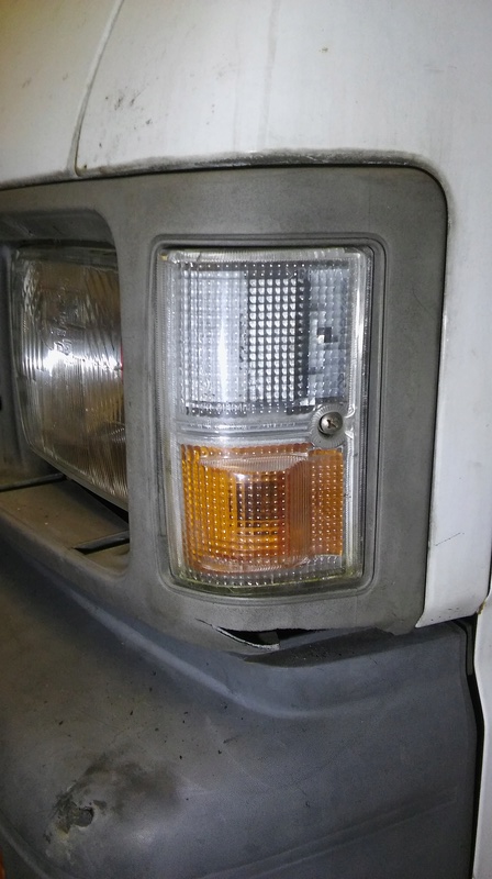 replacing headlight 1996 Hijet van 20160940