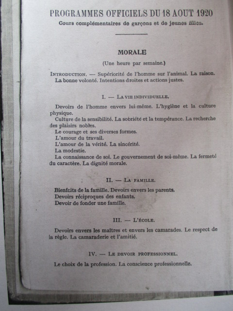 Le drame Algérien et la Décadence Française. 1957. - Page 4 Img_0436