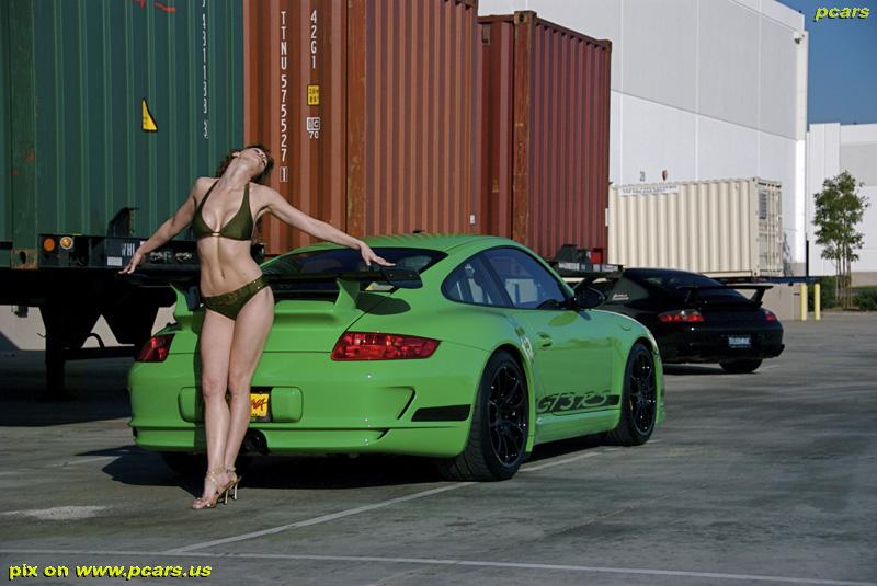 des jolies filles et des porsches - Page 5 11999_10