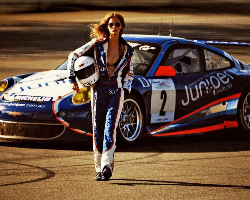 des jolies filles et des porsches - Page 7 Bc911-23