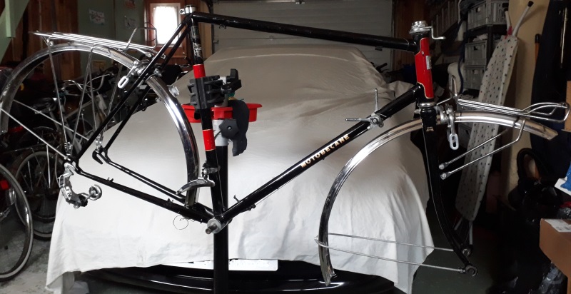 Motobecane Noir et rouge,, et sa remorque ! Motobe27