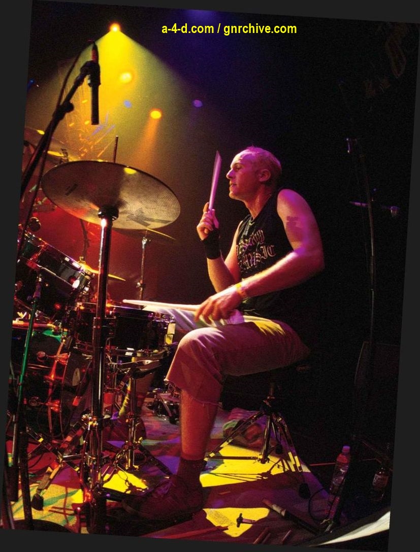 2003.03.DD - Modern Drummer - Josh Freese: In Demand 2003_037