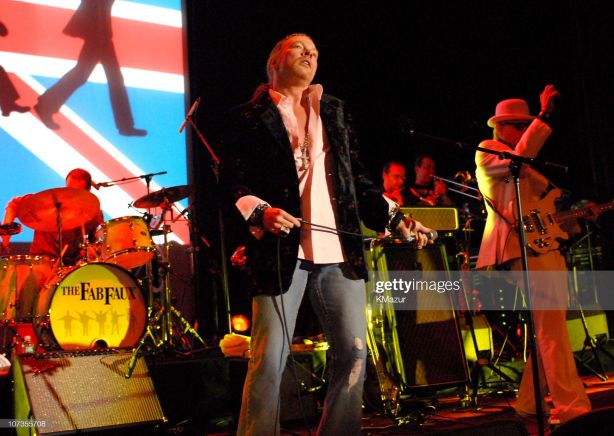 2006.11.13 - People Magazine - Michael J. Fox Rocks with Sheryl Crow, Axl Rose at Fundraiser 2006_121