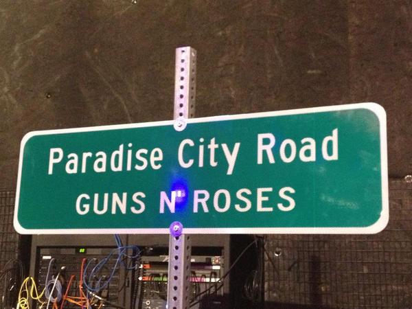 2012.10.27 - Blabbermouth - Las Vegas' Paradise Road To Be Renamed Paradise City Road In Honor Of Guns N' Roses A6mhqi10