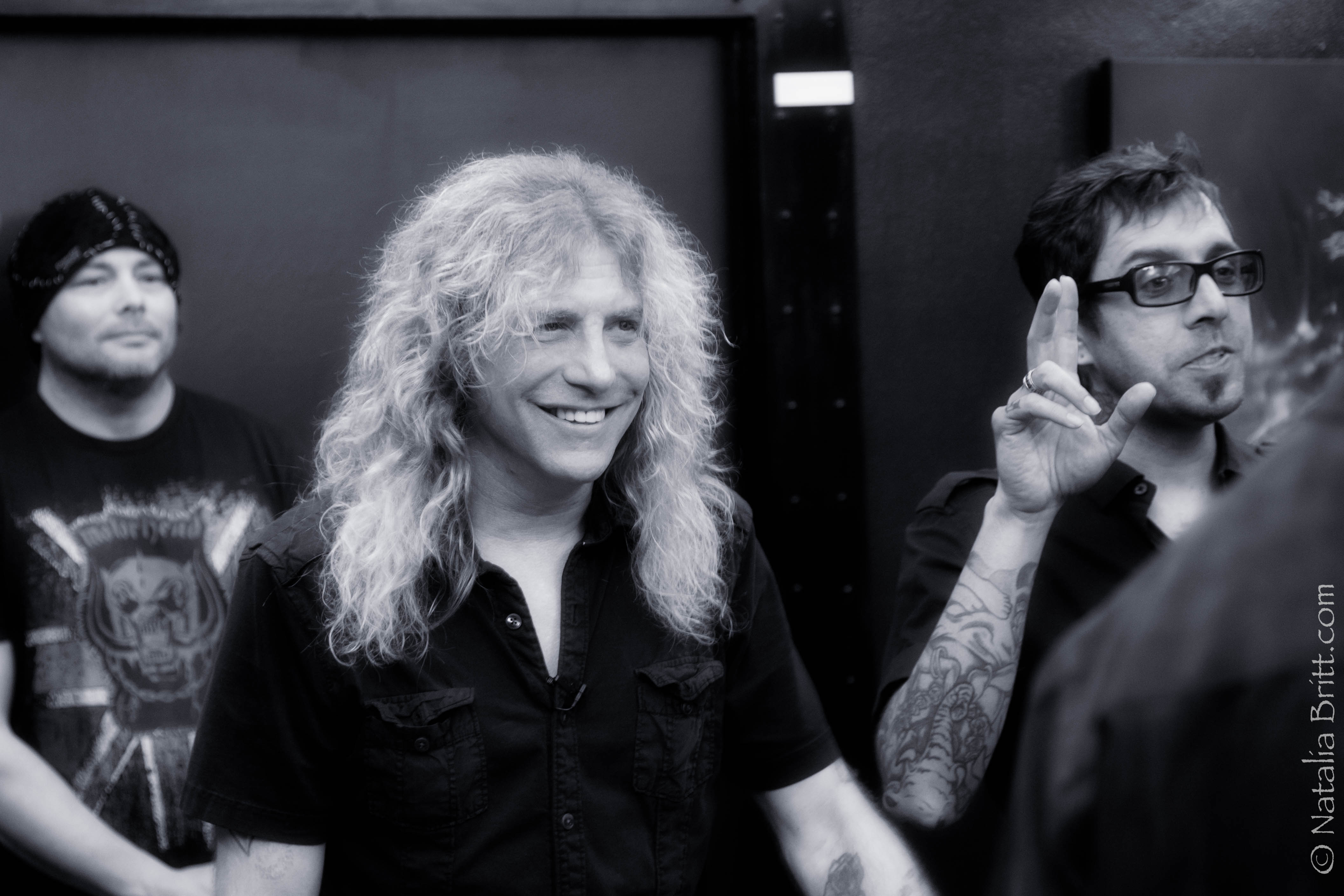 2015.04.19 - California Rock News - Steven Adler Debuts Fine Artwork Collection at Forgotten Saints L.A. Img_3414