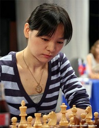 Certainement.. Parmi les plus belles joueuses d'échecs que vous allez découvrir Zhu_ch10