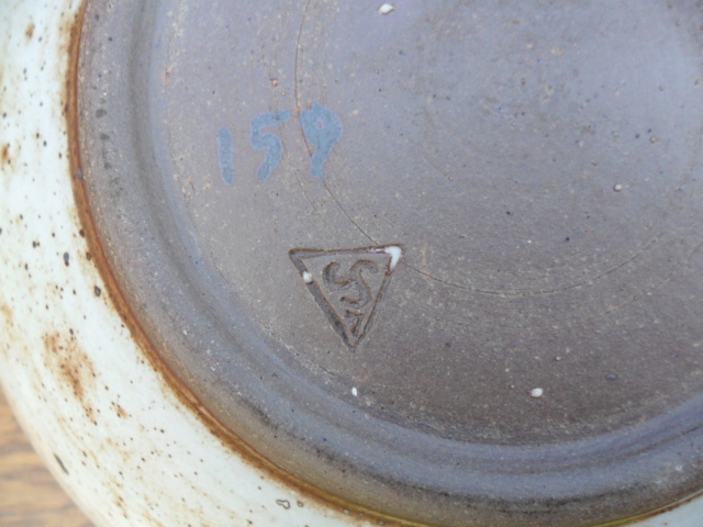 Studio pottery bowl with impressed triangular mark Sam_5129