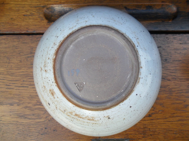 Studio pottery bowl with impressed triangular mark Sam_5130
