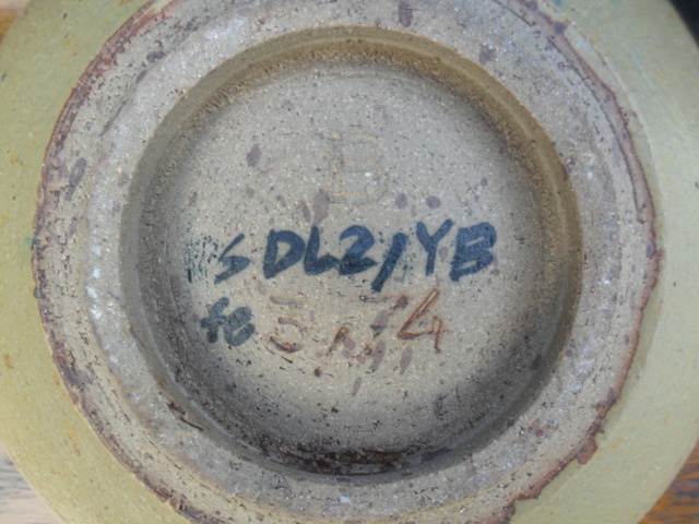 Studio Pottery bowl incised 'B' Sam_5136