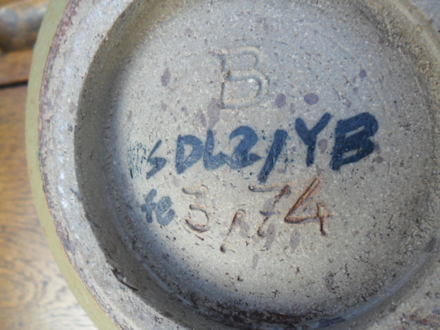 Studio Pottery bowl incised 'B' Sam_5137