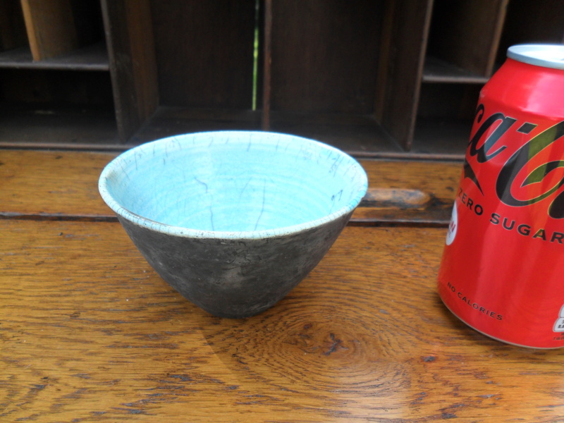 Tenmoku small bowl Simple 'S' makers mark. Any ideas? Sam_5168