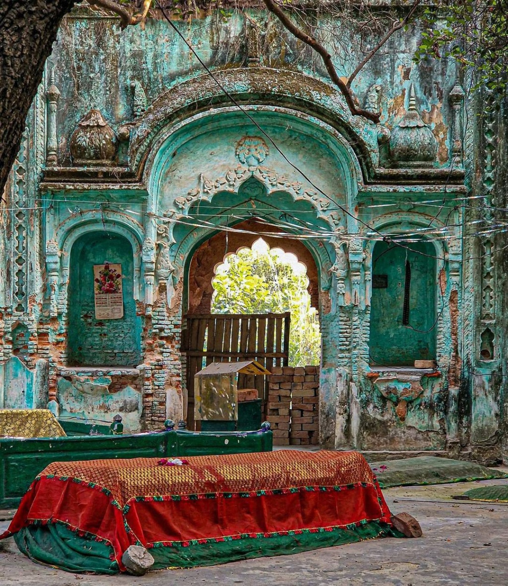 Удивительные храмы в городе Рампур, штат Уттар-Прадеш, Индия Photo_46
