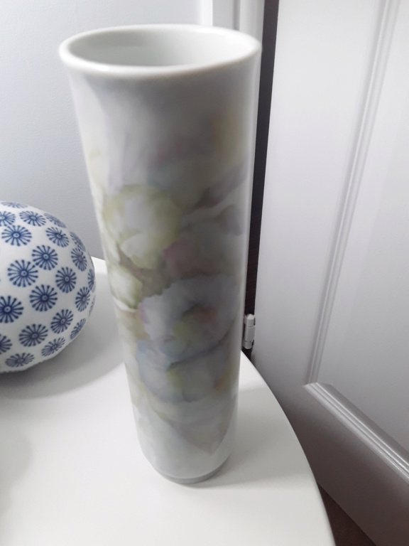 Pastel floral vase marked Alice 82 16684511