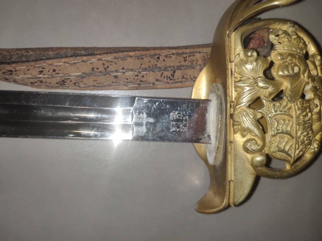 Demande d'aide pour identifier une épée allemande Img_2014