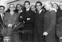 DEBATE sobre estatura de famosos y famosas - volumen 5 - Página 16 250px-10