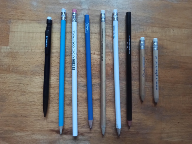 Ручки, карандаши Img_1464