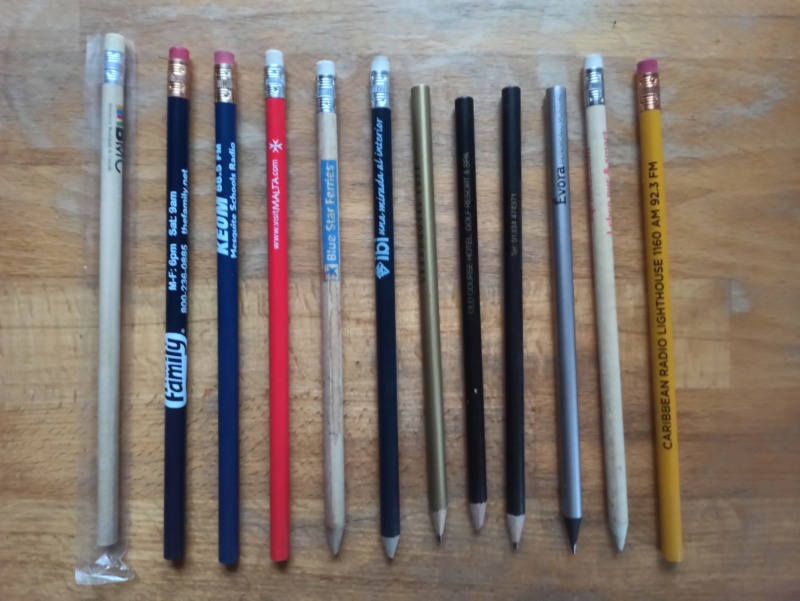 Ручки, карандаши Img_1465