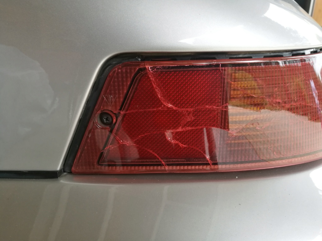 Remplacement vitres de feux AR 964. 123