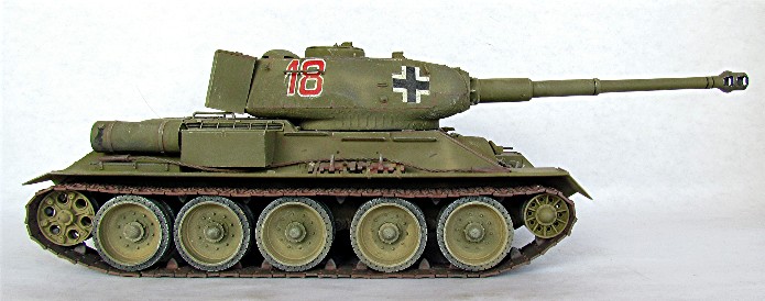Le T34-85 Beute a canon 8.8cm allemand (2012) 026