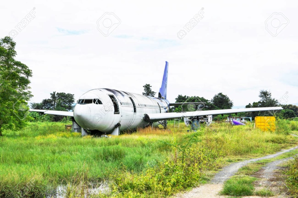 Epaves vieux avions en Thailande 10940611