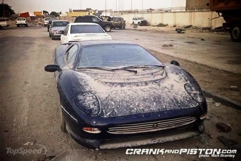 Incroyable! voitures de luxe abandonnées à Dubaï Abando22