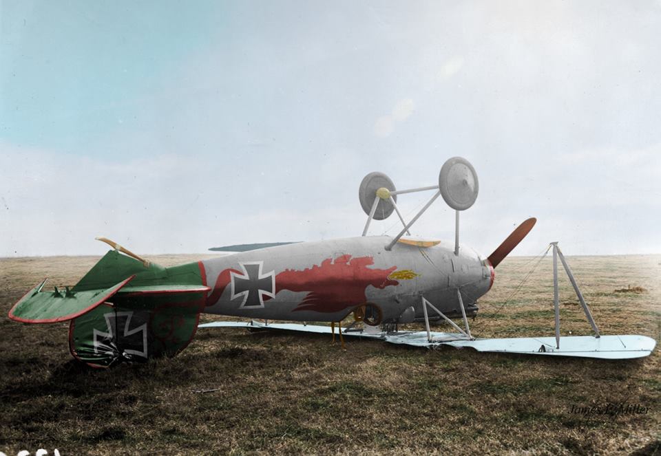 Photos colorises WWI - Page 5 Albatr10