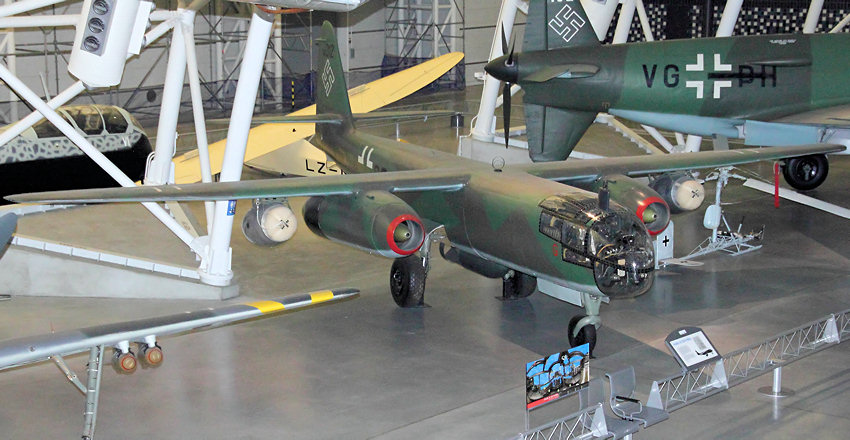Avions dans les musees divers Arado_10