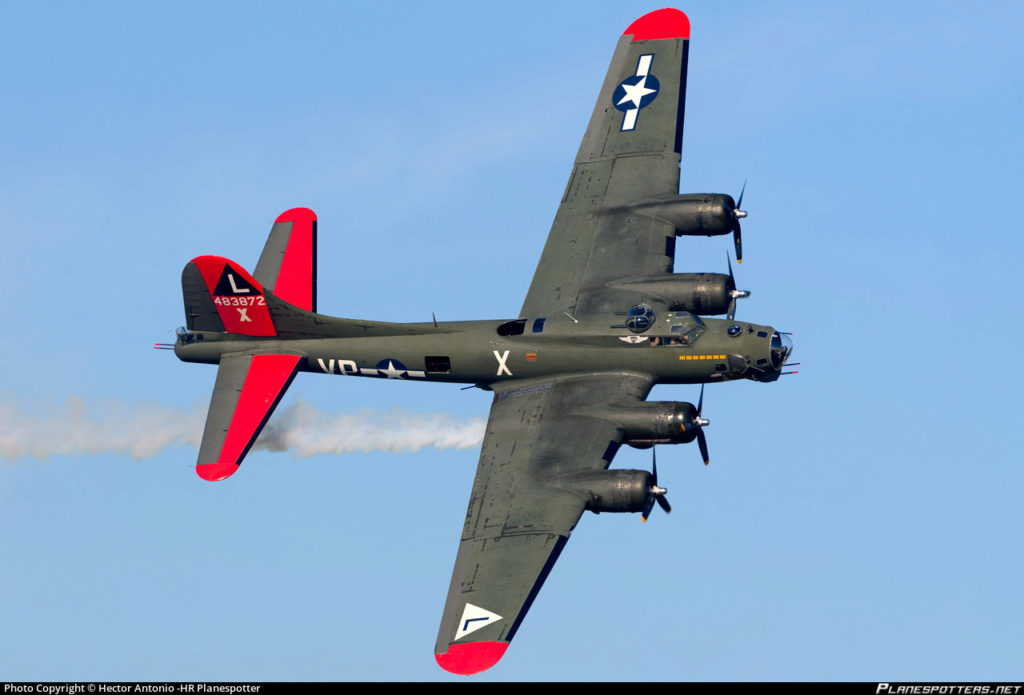 La Commemorative Air Force B-17_t13