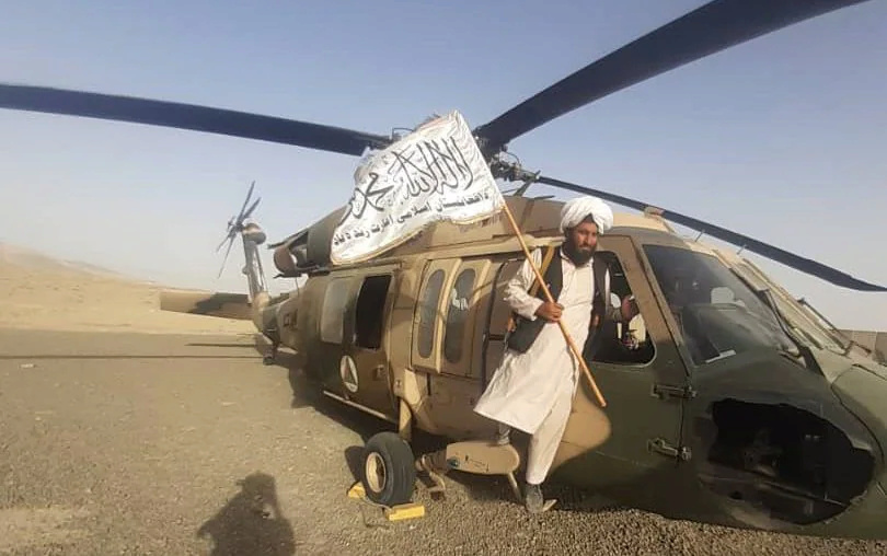 Capture de materiels par les talibans Blackh10