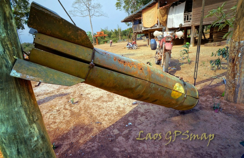La piste Ho chi minh cote Laos Bombie10