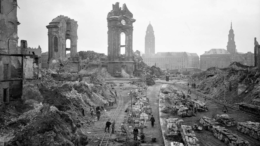 Destruction de Dresde  13-14 février 1945  (2012) Dresde10