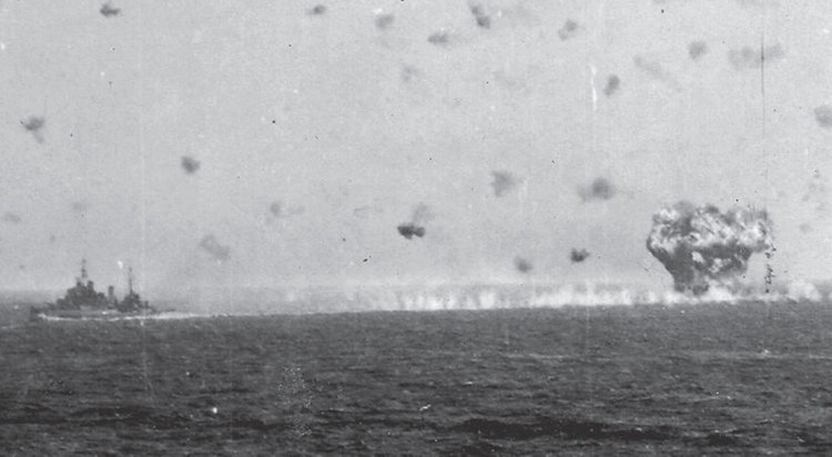 Attaques kamikazes sur les Porte-avions Britanniques  Formid11