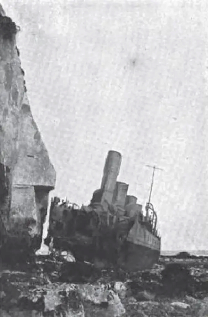 « Franken-Ship » à partir de deux destroyers Hms_nu11