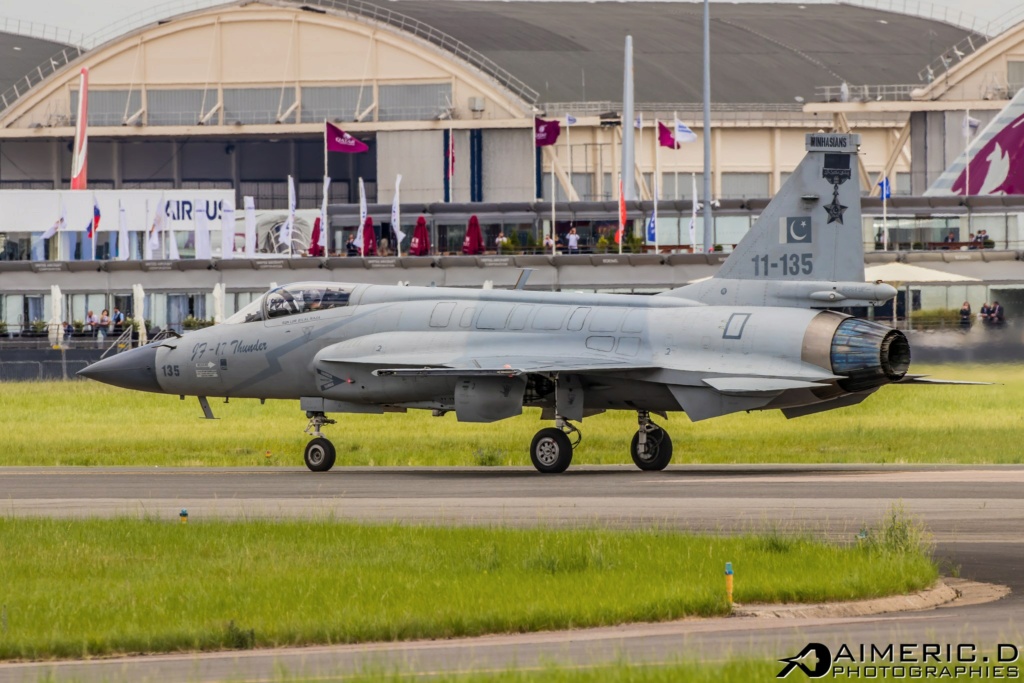 Avions divers - Page 3 Jf-17_10