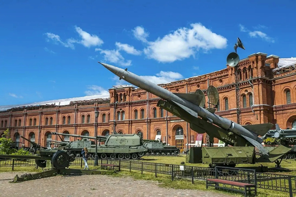 Musée historique de l’artillerie à Saint-Pétersbourg Musee-10