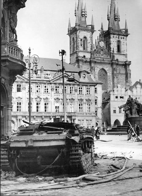 Photos avant-apres WWII - Page 9 Prague15