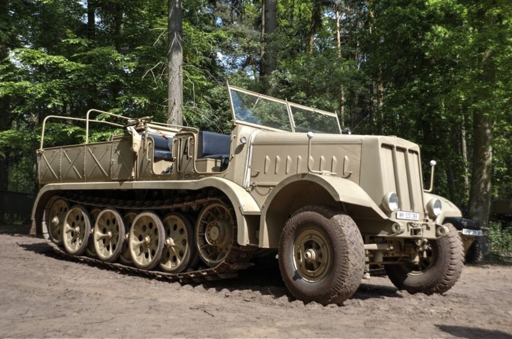Les blindes dans les meeting WWII Schwer10