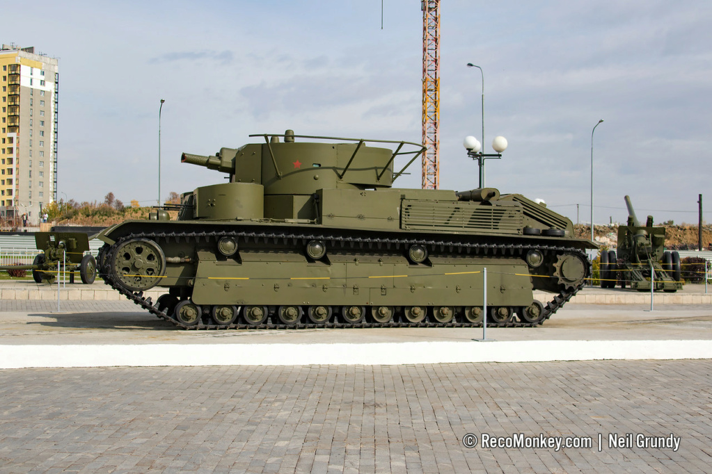 Le Musée militaire de l’UMMC en Russie T-28_m13