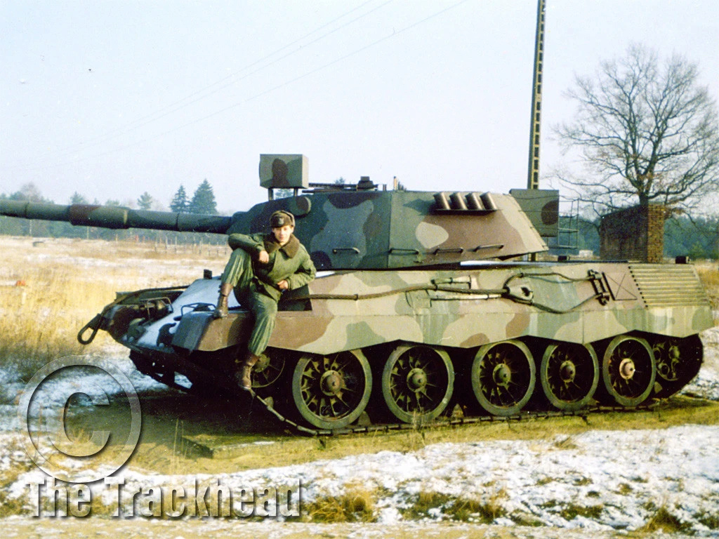 Les faux chars enemis T-34_f10