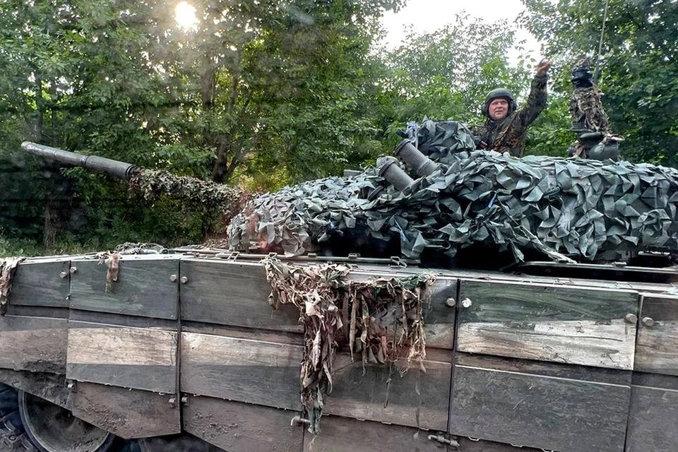 Photos guerre d ukraine - Page 12 T-72b316