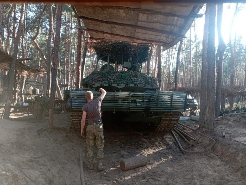 Photos guerre d ukraine - Page 30 T-72b327