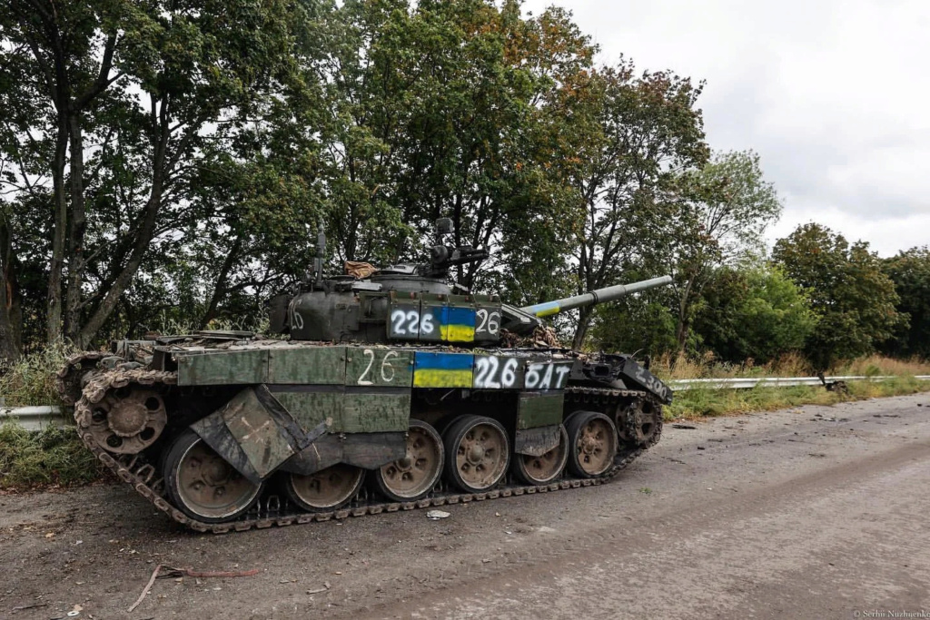 Photos guerre d ukraine - Page 23 T-80_c10