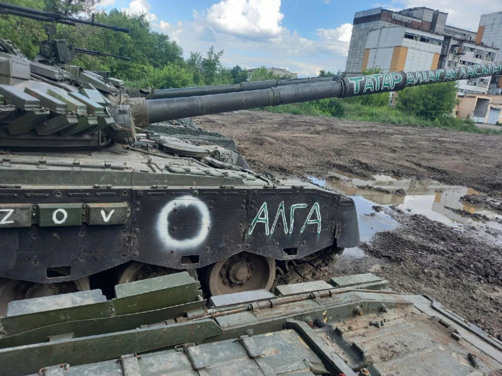 Photos guerre d ukraine - Page 12 T-80bv13