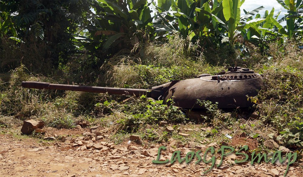 La piste Ho chi minh cote Laos - Page 2 Tank-t10