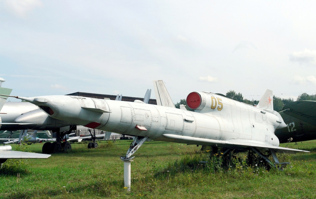 Musée central de l’armée de l’air sovietique et russe - Page 2 Tupole15